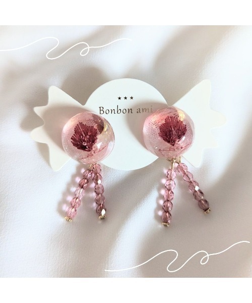 tone(トーン)の「【hazeleyes】ぷっくり木の葉のゆらゆらイヤリング(Bonbonami ボンボンアミ)(MA)(イヤリング・レディース・ピンク/パープル・FREE)」の2枚目の写真
