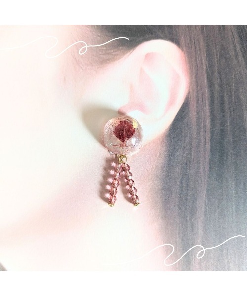 tone(トーン)の「【hazeleyes】ぷっくり木の葉のゆらゆらイヤリング(Bonbonami ボンボンアミ)(MA)(イヤリング・レディース・ピンク/パープル・FREE)」の5枚目の写真