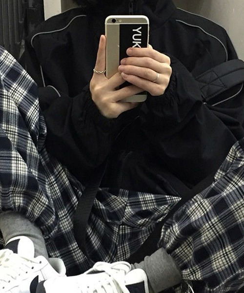 c.u.l(シーユーエル)の「ユニセックス ナイロン風トラックジャケット culw499(ジャージ・レディース・ブラック・FREE)」の6枚目の写真