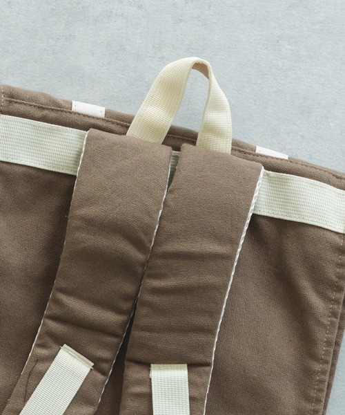 pairmanon（ペアマノン）の「キャンバス スクエア バックパック（バックパック/リュック・キッズ・モカ/カーキ・FREE）」の4枚目の写真