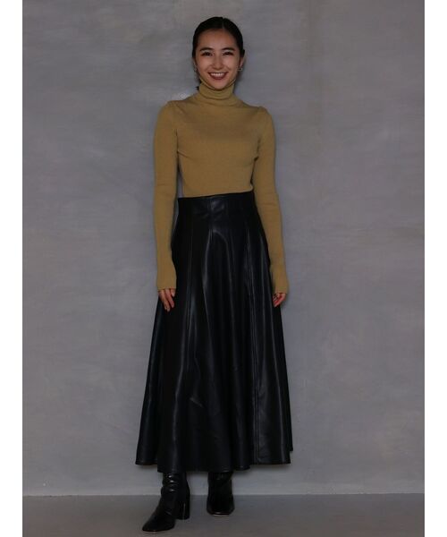 LAGUNAMOON（ラグナムーン）の「ベーシックリブニットプルオーバー（ニット/セーター・レディース・ライトブルー/アイボリー/ブラック/イエロー・FREE）」の9枚目の写真