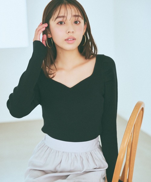 mysty woman（ミスティウーマン）の「ハートネックリブプルオーバー 978465（ニット/セーター・レディース・ピンク/グレイッシュブルー/ブラック/アイボリー・FREE）」の3枚目の写真