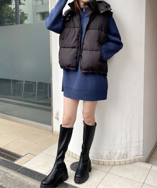 one way(ワンウェイ)の「ボリュームダウンベスト(ダウンベスト・レディース・ホワイト/ブラック・FREE)」の7枚目の写真