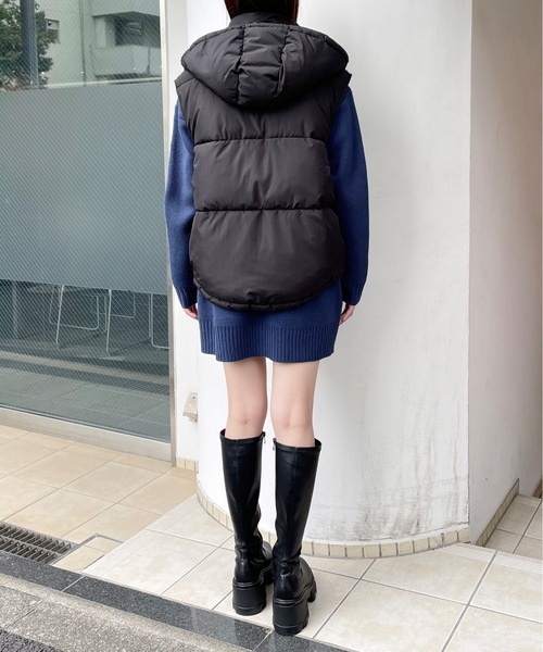 one way(ワンウェイ)の「ボリュームダウンベスト(ダウンベスト・レディース・ホワイト/ブラック・FREE)」の9枚目の写真