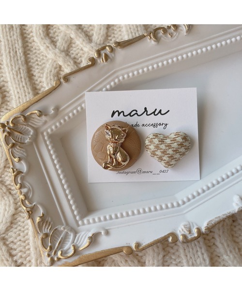 tone(トーン)の「【maru】【商品名】アシンメトリーcatピアス (MA)(ピアス(両耳用)・レディース・グレー/ベージュ/ホワイト・FREE)」の3枚目の写真