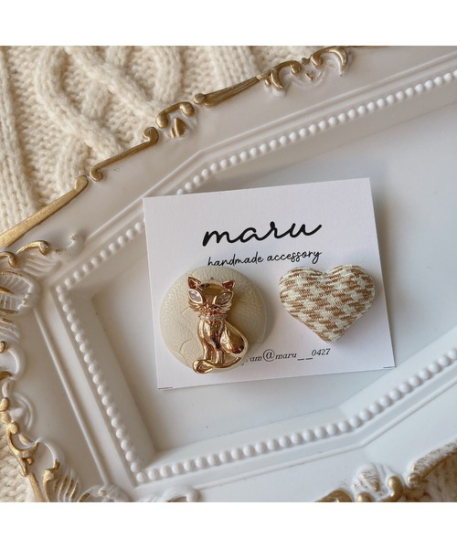 tone(トーン)の「【maru】【商品名】アシンメトリーcatピアス (MA)(ピアス(両耳用)・レディース・グレー/ベージュ/ホワイト・FREE)」の2枚目の写真