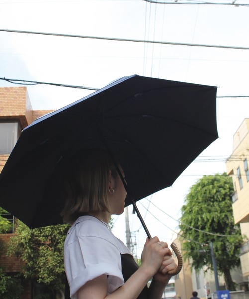 LAVEANGE（ラビアンジェ）の「遮光率100％・UVカット率100％/完全遮光 晴雨兼用/シャンブレー調 日傘（長傘・レディース・ブラック/ブルー/ネイビー/ベージュ・F）」の14枚目の写真
