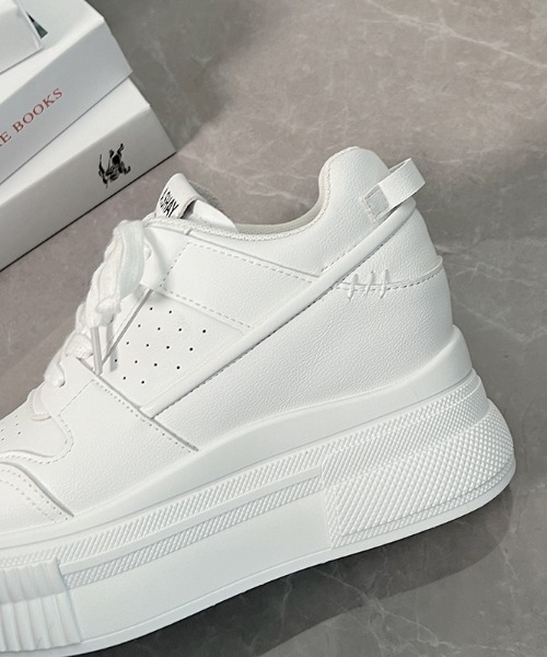 Shoes in Closet(シューズインクローゼット)の「+7.5㎝ 厚底 インヒール入り レースアップ スニーカー 366(スニーカー・レディース・ホワイト/ブラック・S/L/LL/M)」の5枚目の写真