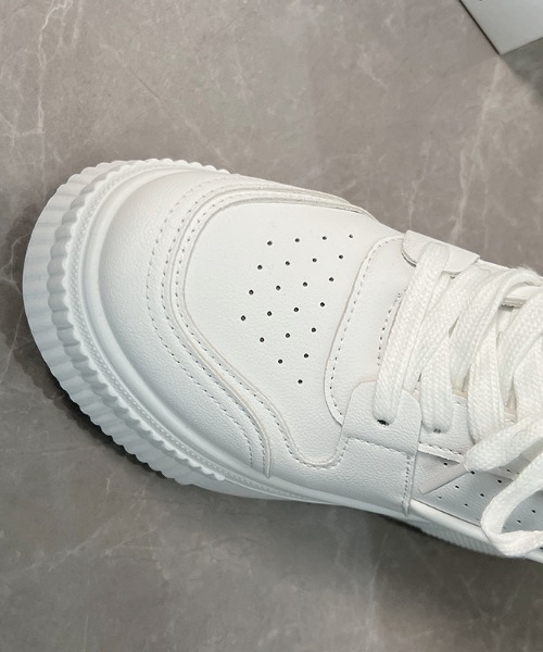 Shoes in Closet(シューズインクローゼット)の「+7.5㎝ 厚底 インヒール入り レースアップ スニーカー 366(スニーカー・レディース・ホワイト/ブラック・S/L/LL/M)」の4枚目の写真