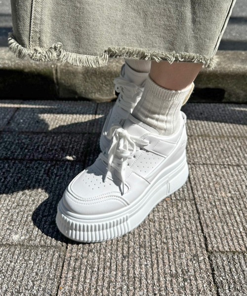 Shoes in Closet（シューズインクローゼット）の「厚底 インヒール入り