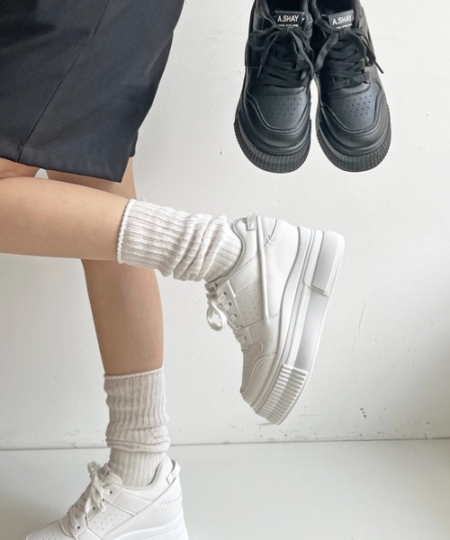 Shoes in Closet(シューズインクローゼット)の「+7.5㎝ 厚底 インヒール入り レースアップ スニーカー 366(スニーカー・レディース・ホワイト/ブラック・S/L/LL/M)」の17枚目の写真