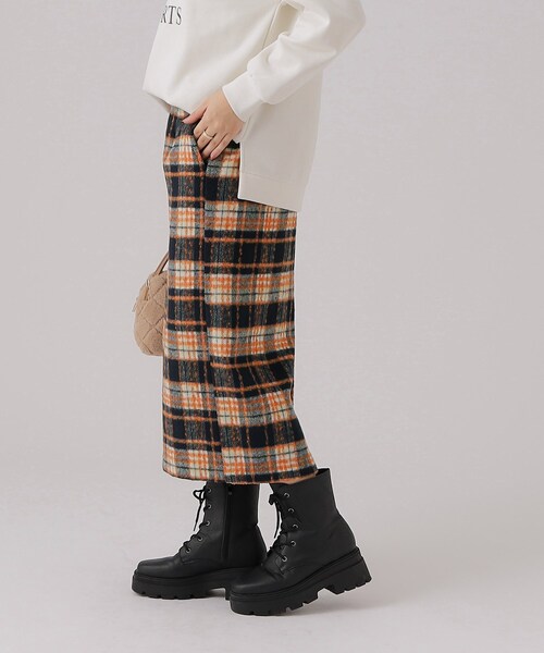 Cutie Blonde(キューティーブロンド)の「◆チェック柄 起毛ナロースカート(スカート・レディース・ブラック系1/ネイビー系1・03/02/04)」の4枚目の写真