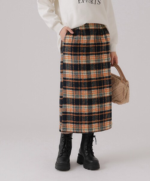 Cutie Blonde(キューティーブロンド)の「◆チェック柄 起毛ナロースカート(スカート・レディース・ブラック系1/ネイビー系1・03/02/04)」の5枚目の写真