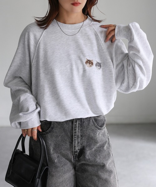 セール】ネコ刺繍ラグランオーバーサイズ薄手スウェット（スウェット 