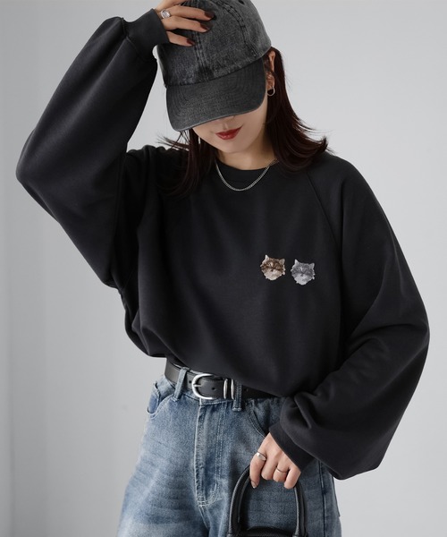 Riberry（リベリー）の「ネコ刺繍ラグランオーバーサイズ薄手スウェット（スウェット・レディース・チャコールグレー/オートミール・FREE）」の10枚目の写真