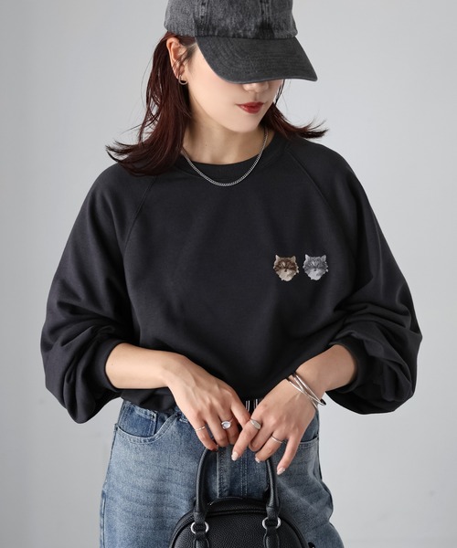 Riberry（リベリー）の「ネコ刺繍ラグランオーバーサイズ薄手スウェット（スウェット・レディース・チャコールグレー/オートミール・FREE）」の4枚目の写真