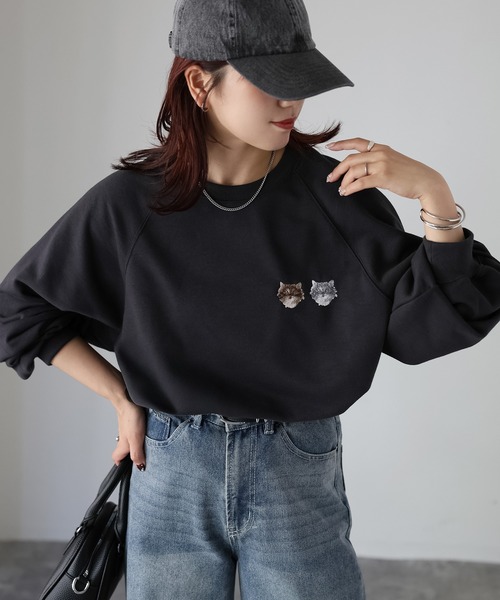 Riberry（リベリー）の「ネコ刺繍ラグランオーバーサイズ薄手スウェット（スウェット・レディース・チャコールグレー/オートミール・FREE）」の11枚目の写真