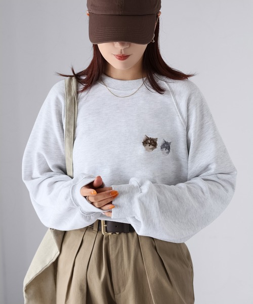 Riberry（リベリー）の「ネコ刺繍ラグランオーバーサイズ薄手スウェット（スウェット・レディース・チャコールグレー/オートミール・FREE）」の7枚目の写真