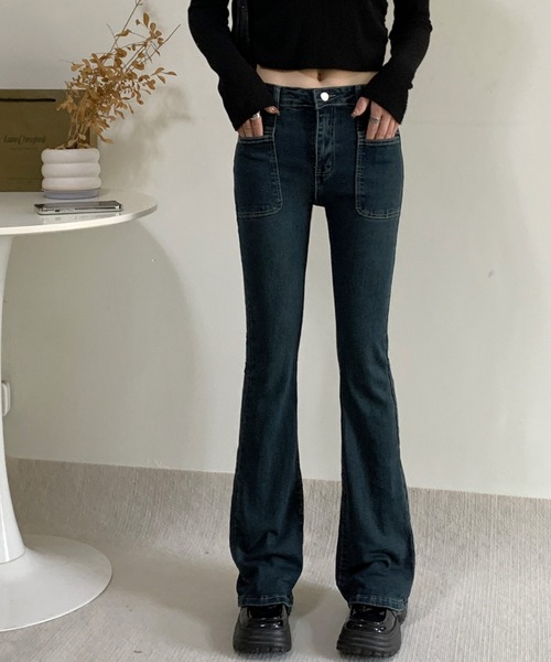 ECLIN(エクラン)の「デニムセミフレアパンツ(デニムパンツ・レディース・インディゴブルー・S/M/L)」の7枚目の写真