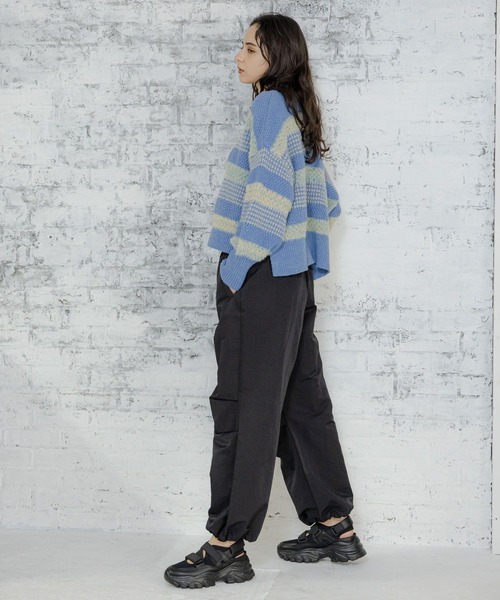 LAKOLE（ラコレ）の「ベルトスニーカー[WOMEN] / 100187（スニーカー・レディース・ベージュ/ブラック/ホワイト・LARGE/MEDIUM/SMALL）」の5枚目の写真