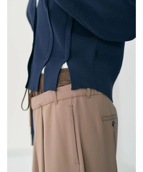 Editt by YECCA VECCA(エディットバイイェッカヴェッカ)の「タックスリットVネックカーディガン(カーディガン/ボレロ・レディース・ライトベージュ/イエロー/ネイビー・FREE)」の18枚目の写真