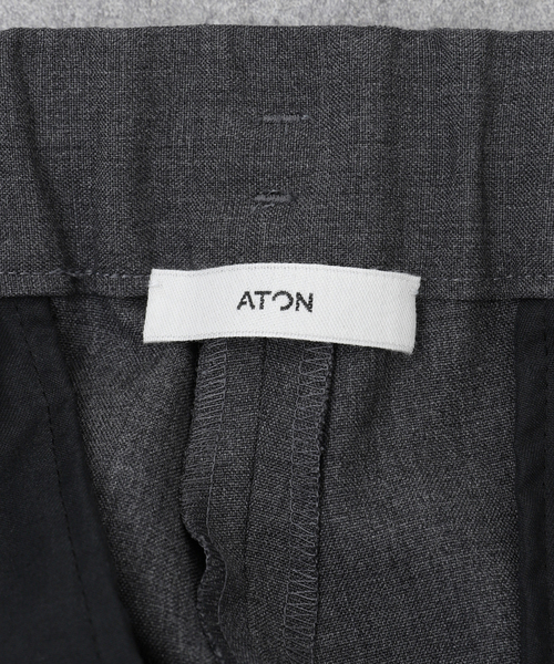 ATON（エイトン）の「【ATON / エイトン】WOOL TROPICAL TAPERED EASY PANTS（スラックス・メンズ・チャコールグレー/ブラック・2/4/6）」の17枚目の写真
