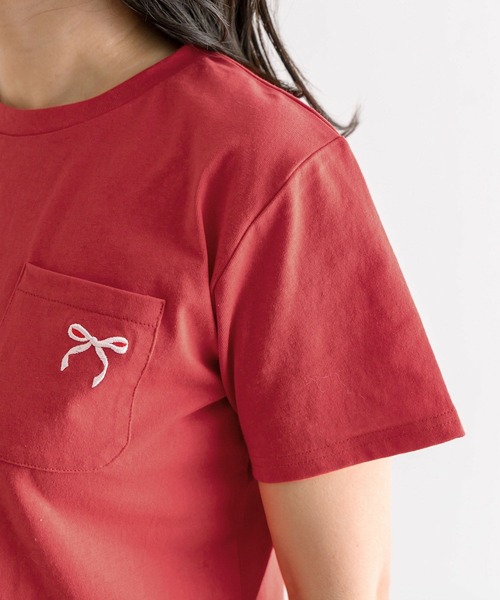 OLIVE des OLIVE(オリーブデオリーブ)の「リボン刺繍ティーシャツ 1041060570(Tシャツ/カットソー・レディース・レッド/ピンク/ブラック/サックスブルー/オフホワイト・FREE)」の6枚目の写真