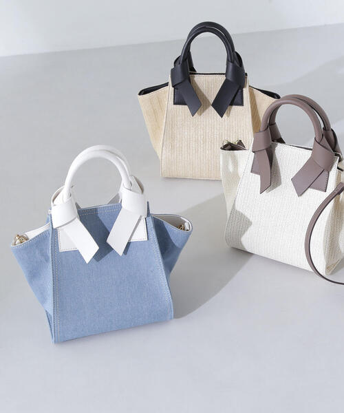 NATURAL BEAUTY BASIC(ナチュラルビューティーベーシック)の「◇【美人百花掲載】PPリボンハンドルトートバッグ(トートバッグ・レディース・グレイッシュベージュ/オフホワイト/ブルー・フリ-)」の1枚目の写真