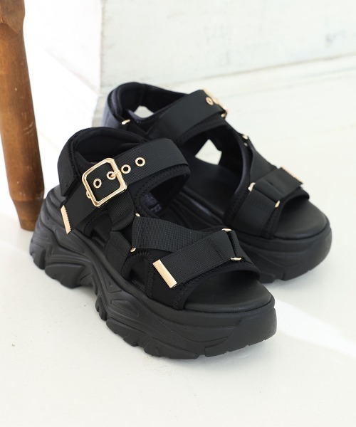 DEMETER（デメテル）の「厚底 ボリュームソール ベルクロ バックル スポーツサンダル（サンダル・レディース・ブラック×ブラック/アイボリー・S/M/L/LL）」の14枚目の写真