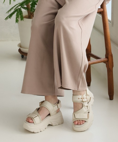 DEMETER（デメテル）の「厚底 ボリュームソール ベルクロ バックル スポーツサンダル（サンダル・レディース・ブラック×ブラック/アイボリー・S/M/L/LL）」の18枚目の写真