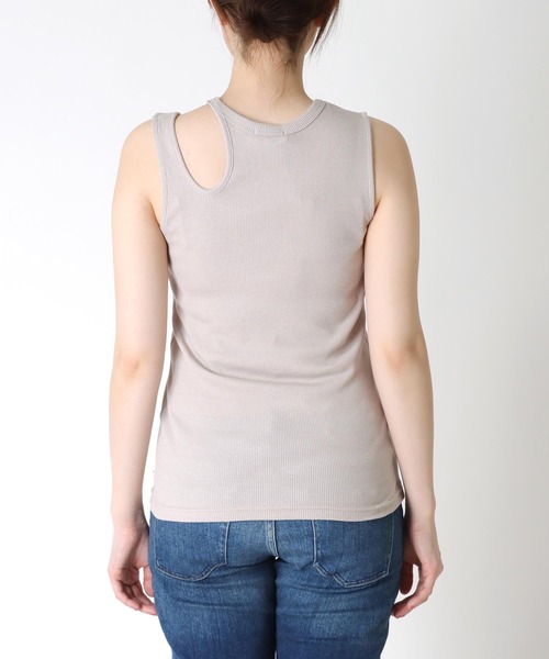 Jines(ジネス)の「ラメテレコ カットアウトデザインタンクトップ(タンクトップ・レディース・ブラック/オフホワイト/ベージュ・38)」の6枚目の写真