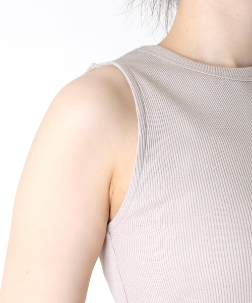 Jines(ジネス)の「ラメテレコ カットアウトデザインタンクトップ(タンクトップ・レディース・ブラック/オフホワイト/ベージュ・38)」の8枚目の写真