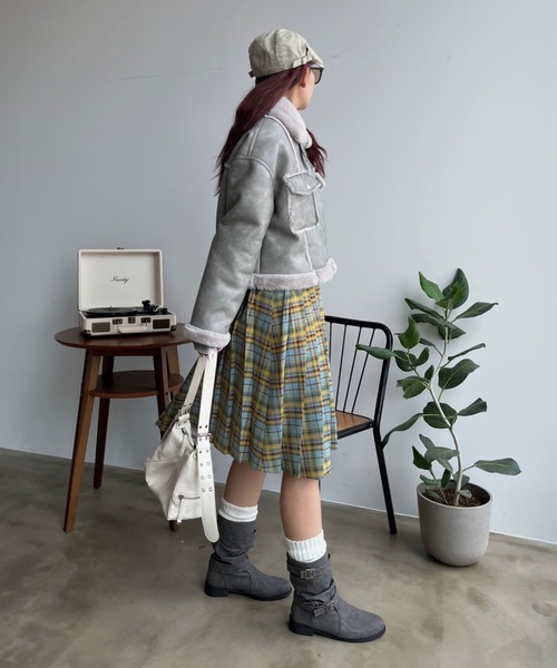 SHAGGIE（シャギー）の「ヴィンテージライクムートンファーコート/ファージャケット（ムートンコート・レディース・ライトグレー/ブラウン・FREE）」の5枚目の写真