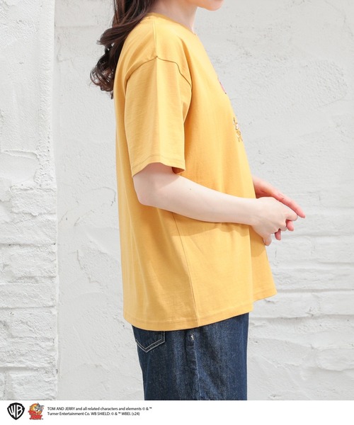 Honeys(ハニーズ)の「トムとジェリー/Tシャツ(Tシャツ/カットソー・レディース・ネイビー/ホワイト/マスタード/スミクロ・LL/S/M/L)」の12枚目の写真