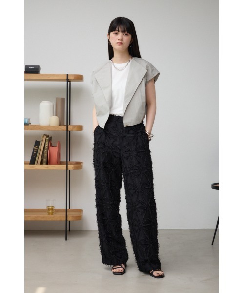 AZUL by moussy(アズールバイマウジー)の「ドロストリングギャザーシャツベスト(ベスト・レディース・ライトグレー/ブラック/ライトベージュ・FREE)」の7枚目の写真
