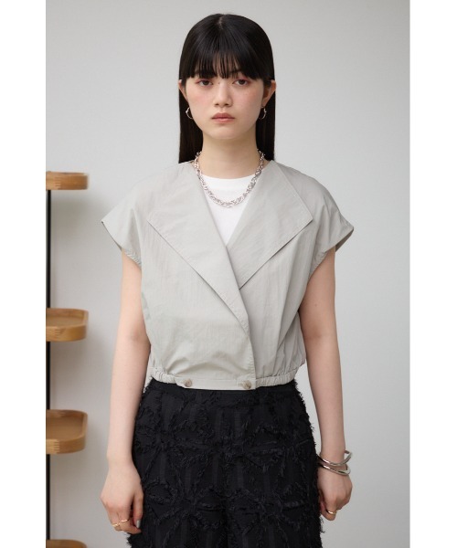 AZUL by moussy(アズールバイマウジー)の「ドロストリングギャザーシャツベスト(ベスト・レディース・ライトグレー/ブラック/ライトベージュ・FREE)」の8枚目の写真