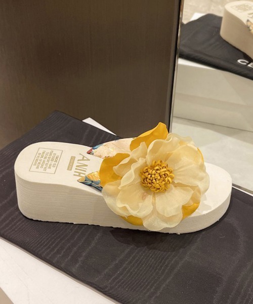 Miniministore(ミニミニストア)の「ビーチサンダル 花飾りトングサンダル厚底(サンダル・レディース・ブルー/ピンク/ライトパープル/イエロー・23.0cm/23.5cm/24.0cm/24.5cm/25.0cm)」の11枚目の写真