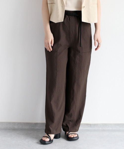 cepo（セポ）の「《吸水・速乾・イージーケア》リサイクルポリサッカーイージーパンツ（その他パンツ・レディース・ブラウン/ブラック・M）」の2枚目の写真