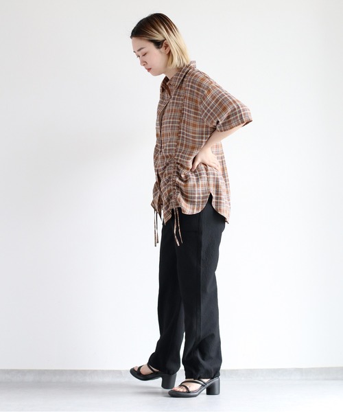 cepo（セポ）の「《吸水・速乾・イージーケア》リサイクルポリサッカーイージーパンツ（その他パンツ・レディース・ブラウン/ブラック・M）」の11枚目の写真