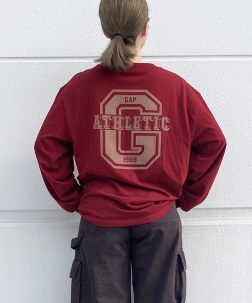 GAP（ギャップ）の「Gap Athleticロゴ グラフィック Tシャツ(ユニセックス)（Tシャツ/カットソー・メンズ・オフホワイト/ベージュ/レッド/ブルー/ブラック・S/M/XS/L/XL）」の5枚目の写真