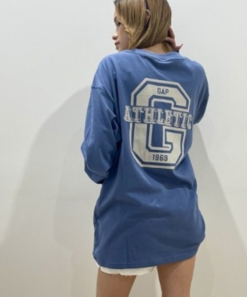 GAP（ギャップ）の「Gap Athleticロゴ グラフィック Tシャツ(ユニセックス)（Tシャツ/カットソー・メンズ・オフホワイト/ベージュ/レッド/ブルー/ブラック・S/M/XS/L/XL）」の4枚目の写真