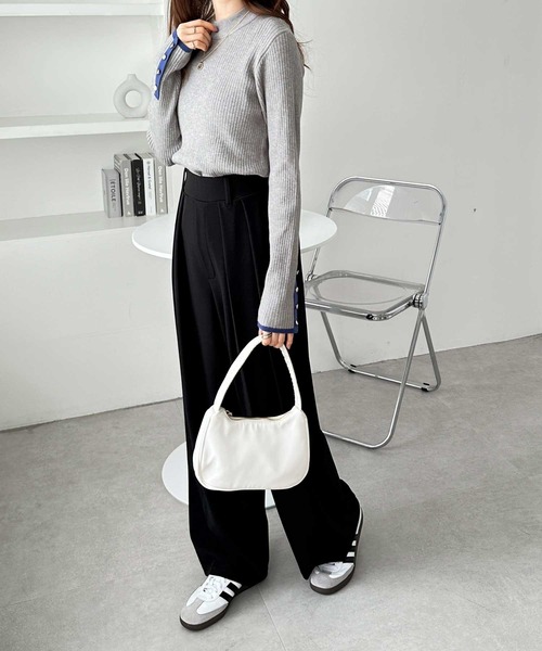 GeeRA(ジーラ)の「もちもちリブ袖口ボタン配色ハイネックニット(ニット/セーター・レディース・ブラック/杢グレー/オフホワイト/ホワイト系その他/ベージュ/グレー系その他/ライム・X-LARGE/LARGE/MEDIUM/SMALL)」の11枚目の写真