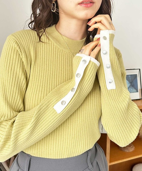 セール】春 にもぴったり！袖口ボタン配色ハイネックリブニット