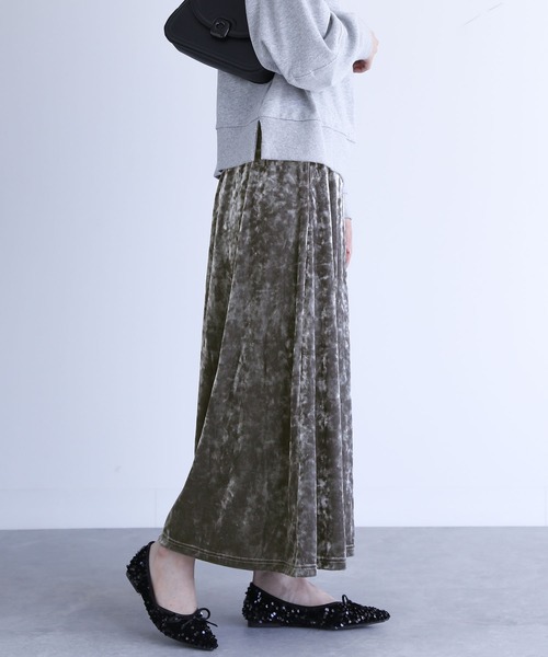 n'OrLABEL（ノアールレーベル）の「『クラッシュベロアセミフレアスカート』（スカート・レディース・チャコール/ベージュ・2/1）」の22枚目の写真