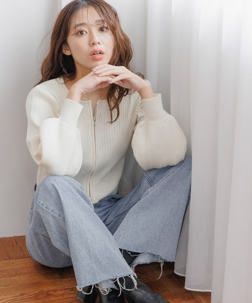 mysty woman（ミスティウーマン）の「ZIPラメリブニットカーディガン　147760（カーディガン/ボレロ・レディース・グリーン/ライトグレー/ブラック/オフホワイト・FREE）」の2枚目の写真