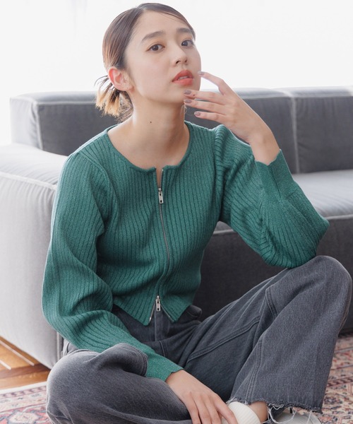 mysty woman（ミスティウーマン）の「ZIPラメリブニットカーディガン　147760（カーディガン/ボレロ・レディース・グリーン/ライトグレー/ブラック/オフホワイト・FREE）」の4枚目の写真