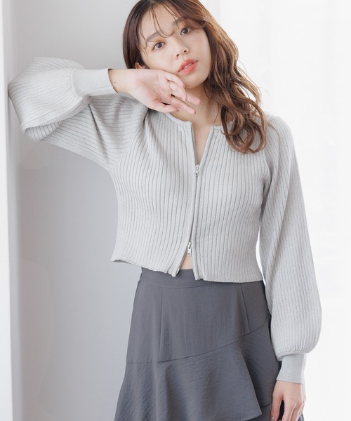 mysty woman（ミスティウーマン）の「ZIPラメリブニットカーディガン　147760（カーディガン/ボレロ・レディース・グリーン/ライトグレー/ブラック/オフホワイト・FREE）」の3枚目の写真