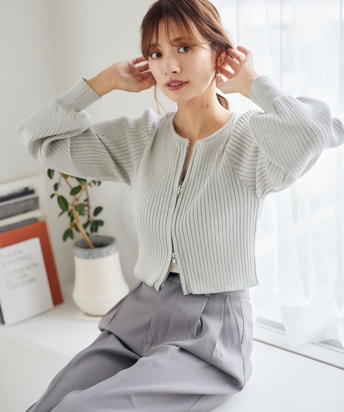 mysty woman（ミスティウーマン）の「ZIPラメリブニットカーディガン　147760（カーディガン/ボレロ・レディース・グリーン/ライトグレー/ブラック/オフホワイト・FREE）」の8枚目の写真