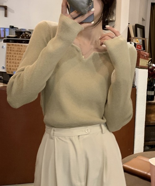 ABITOKYO(アビトーキョー)の「ハートネックリブニットトップス(ニット/セーター・レディース・ホワイト/ブラック/ベージュ/ブラウン/カーキ/アイボリー・FREE)」の5枚目の写真
