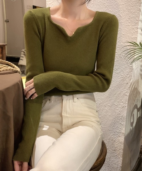 ABITOKYO(アビトーキョー)の「ハートネックリブニットトップス(ニット/セーター・レディース・ホワイト/ブラック/ベージュ/ブラウン/カーキ/アイボリー・FREE)」の13枚目の写真